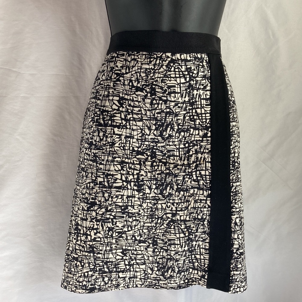 Ann Taylor Black and White Pencil Skirt